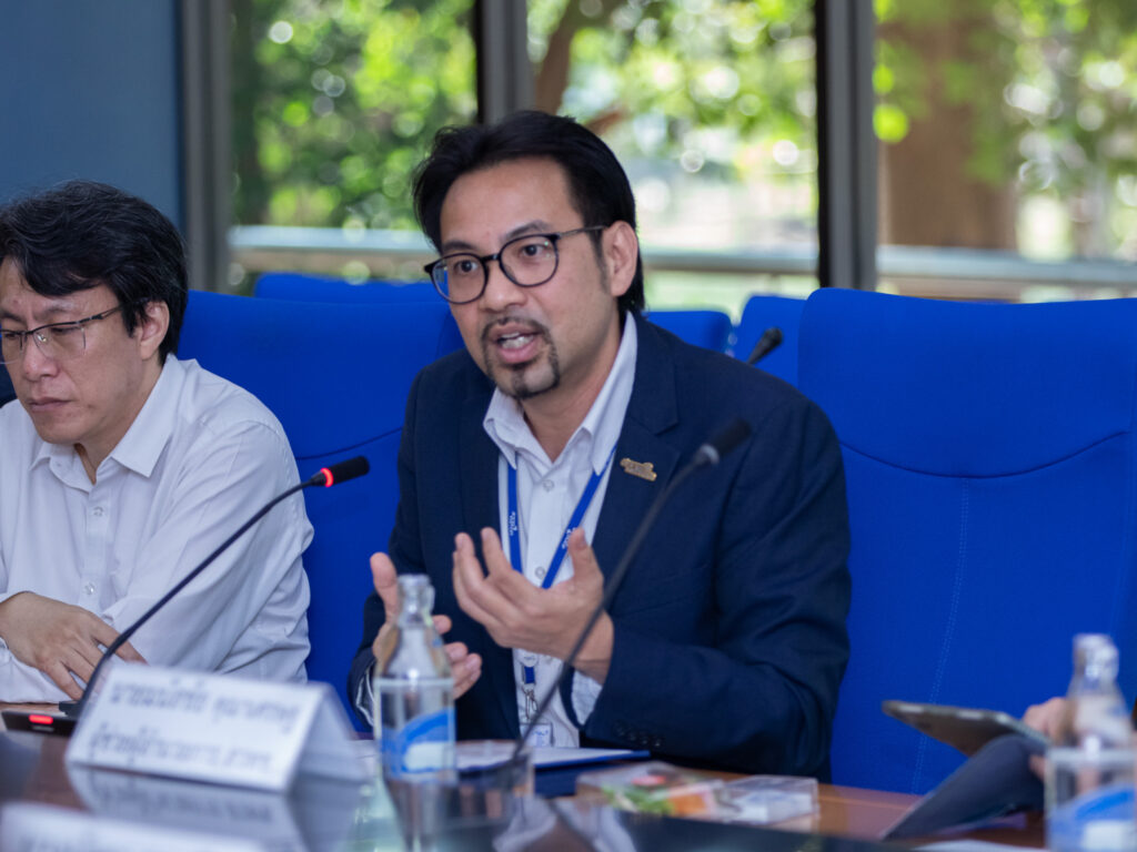 ภาพ: ดร.วรวรงค์ รักเรืองเดช รองผู้อำนวยการ สวทช. กล่าวต้อนรับและเสนอนโยบายด้านดิจิทัลเพื่อการบริหาร