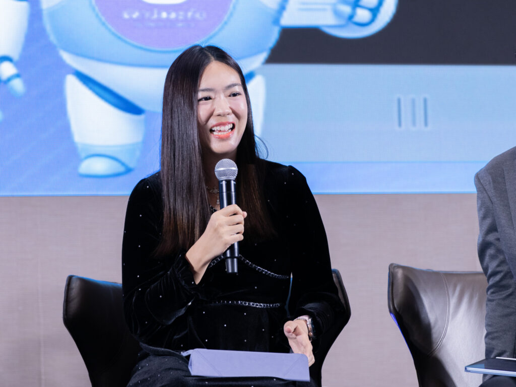 ภาพ: วิทยากรร่วมแบ่งปันประสบการณ์และวิสัยทัศน์ในวงเสวนาโครงการเปิดตัวระบบ SRI Alert