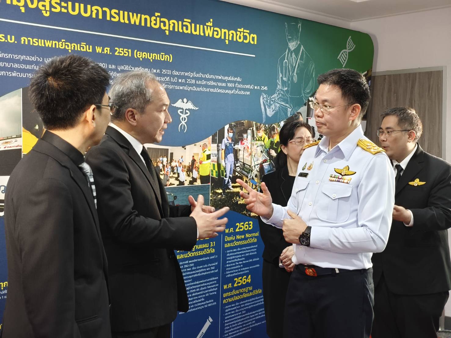 ภาพบรรยากาศการเดินชมนิทรรศการ