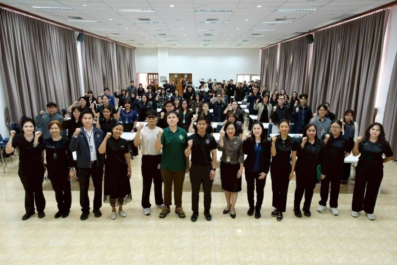 ภาพหมู่ผู้ร่วมงาน สวทช. ร่วมกับ กทม. ติวเข้มเจ้าหน้าที่ ชูมาตรฐานความปลอดภัยและเทคโนโลยีดิจิทัล ยกระดับ BKK Food Bank สู่ความยั่งยืน