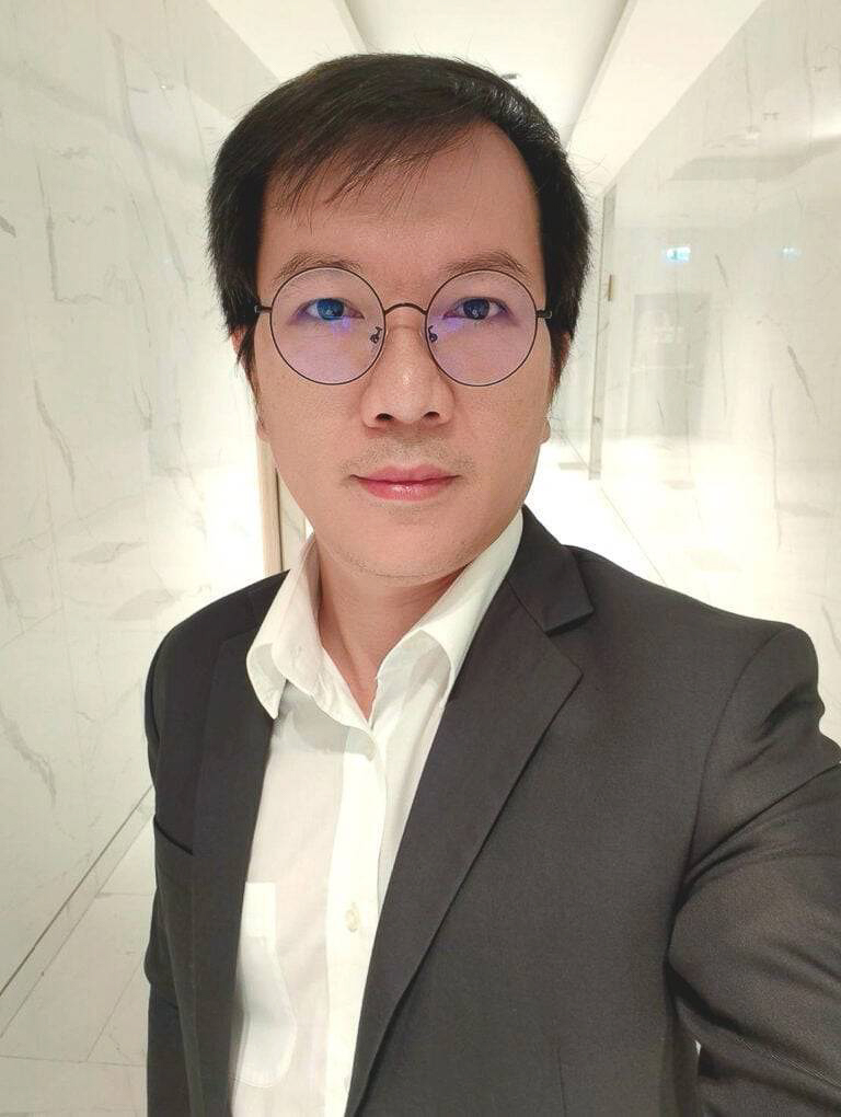 ดร.สิทธิศักดิ์ ประสานพันธ์ นักวิจัยทีมวิจัยซีเมนต์และวัสดุคอมพอสิตเพื่อความยั่งยืน เอ็มเทค สวทช. นักวิจัยผู้พัฒนากระบวนการผลิตผลิตภัณฑ์ EM รูปแบบผง