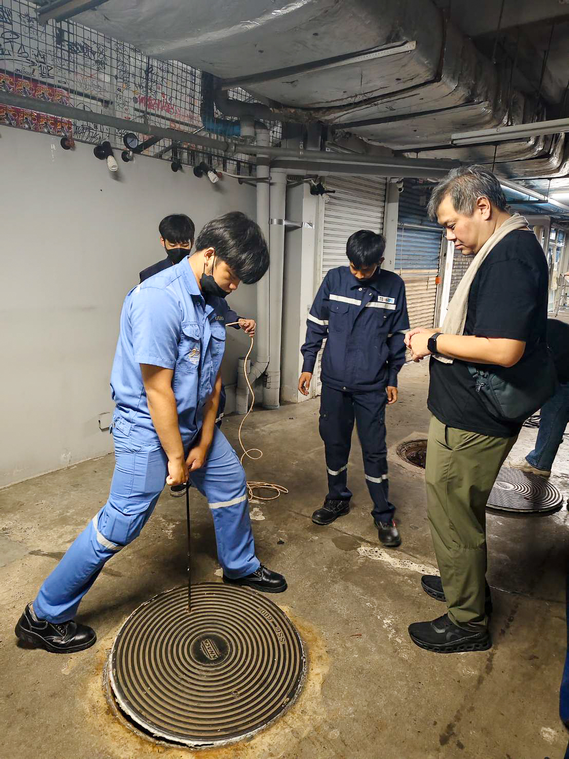 ภาพภรรยากาศการทดลองนำ EM ไปใช้ในการบำบัด