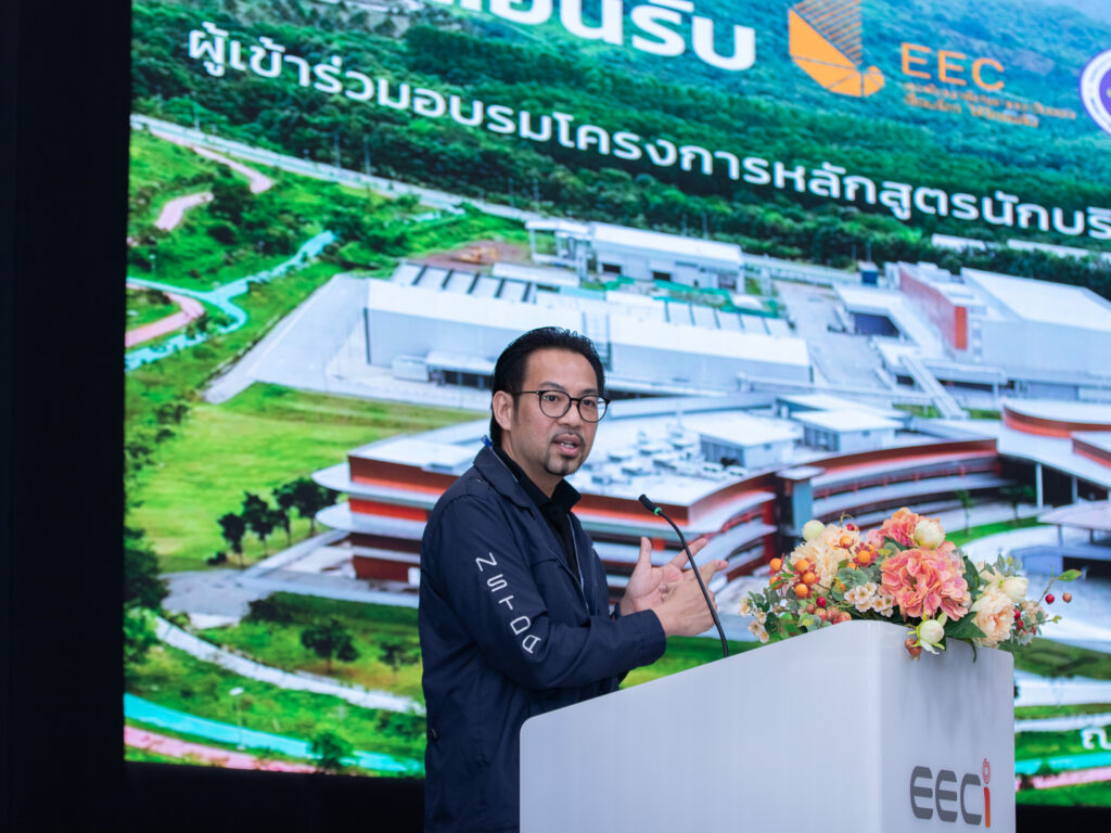 คณะผู้บริหาร สวทช. กล่าวต้อนรับและบรรยายพิเศษถึงวิสัยทัศน์การพัฒนานวัตกรรมแห่งอนาคต แก่คณะ นงส. รุ่นที่ 13