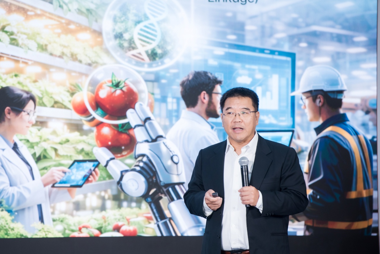 ภาพรศ. ดร.เติมศักดิ์ ศรีคิรินทร์ ผู้อำนวยการศูนย์เทคโนโลยีโลหะและวัสดุแห่งชาติ (เอ็มเทค) สวทช. ในฐานะประธานจัดงานประชุมวิชาการ สวทช. กล่าวถึงภาพรวมการจัดงาน