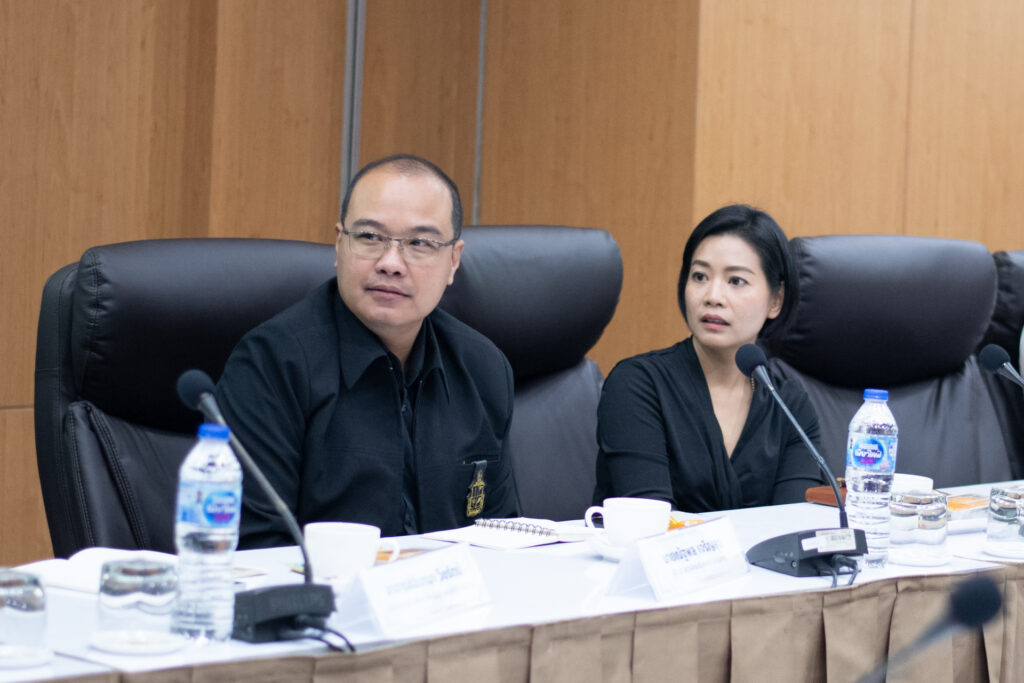 ภาพ: นายณัฐพล เจริญสุข ผู้อำนวยการฝ่ายประสานงานโครงการ มูลนิธิชัยพัฒนา และคณะ เข้าร่วมการประชุม