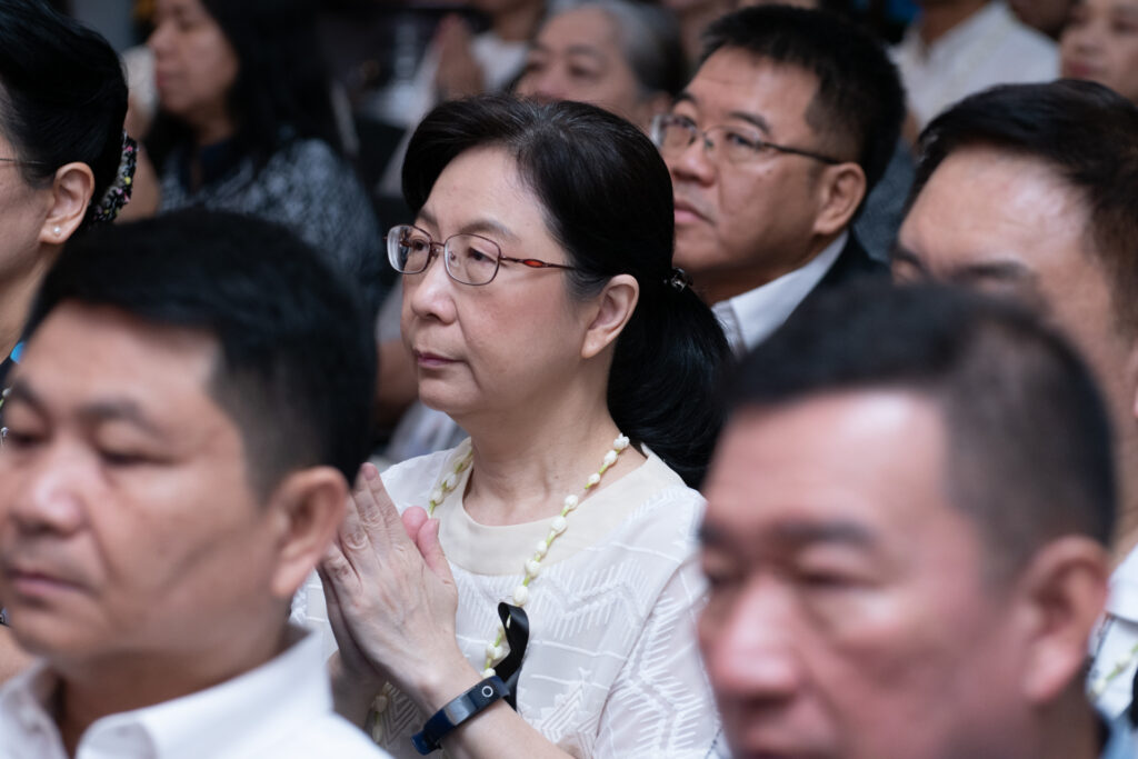 ภาพ: ดร.กัลยา อุดมวิทิต รองผู้อำนวยการ สวทช. ร่วมในพิธีสงฆ์เพื่อความเป็นสิริมงคล