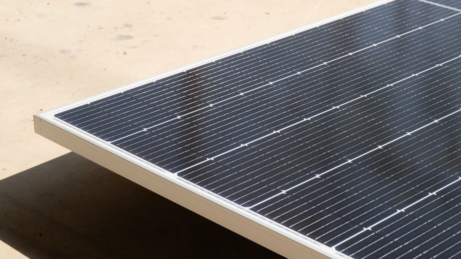 ภาพตัวอย่างเซลล์แสงอาทิตย์ที่ผ่านการเคลือบป้องกันฝุ่น