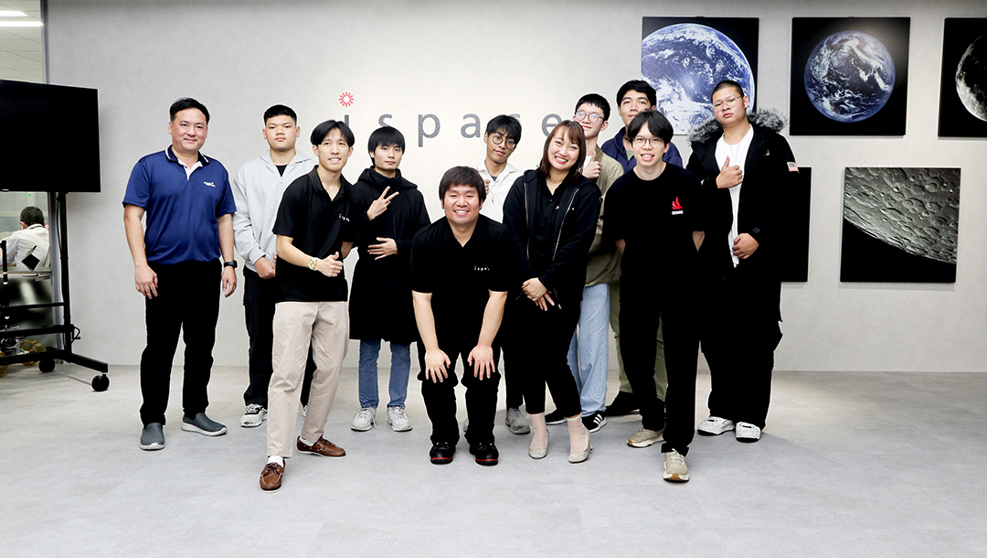 เยาวชนเยี่ยมชมบริษัท ispace ฟังบรรยายและพูดคุยกับทีมงาน (ภาพที่ 1)