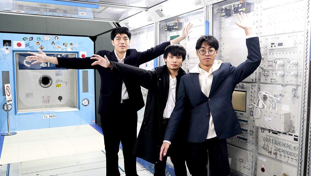 โมดูล Kibo จำลอง ภายในห้องทดลองอวกาศของญี่ปุ่น (มุมที่ 2)