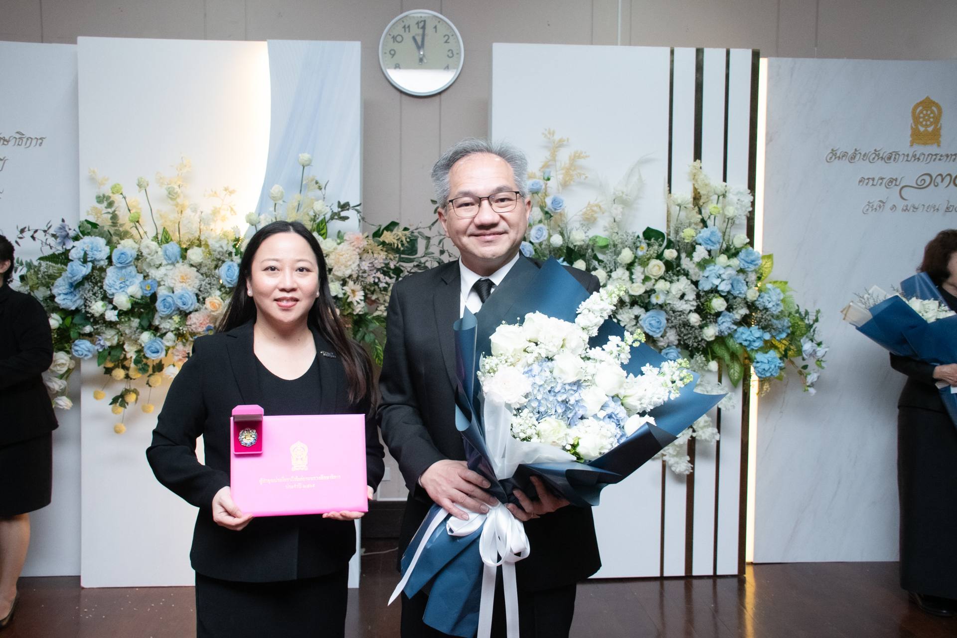 ภาพ ผู้บริหาร สวทช. และ นักวิจัย เนคเทค สวทช.