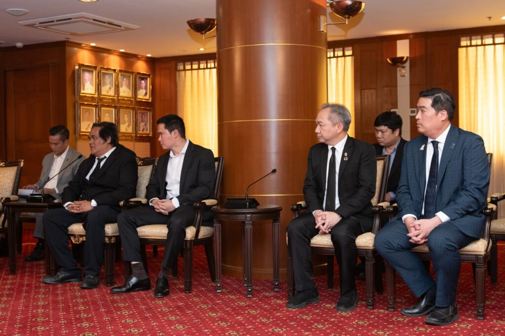 ภาพ: ศ. ดร.ชูกิจ ลิมปิจำนงค์ ผู้อำนวยการ สวทช. และ รศ. ดร.ภานวีย์ โภไคยอุดม อธิการบดี ม.มหานคร เข้าร่วมการหารือความร่วมมือเชิงยุทธศาสตร์