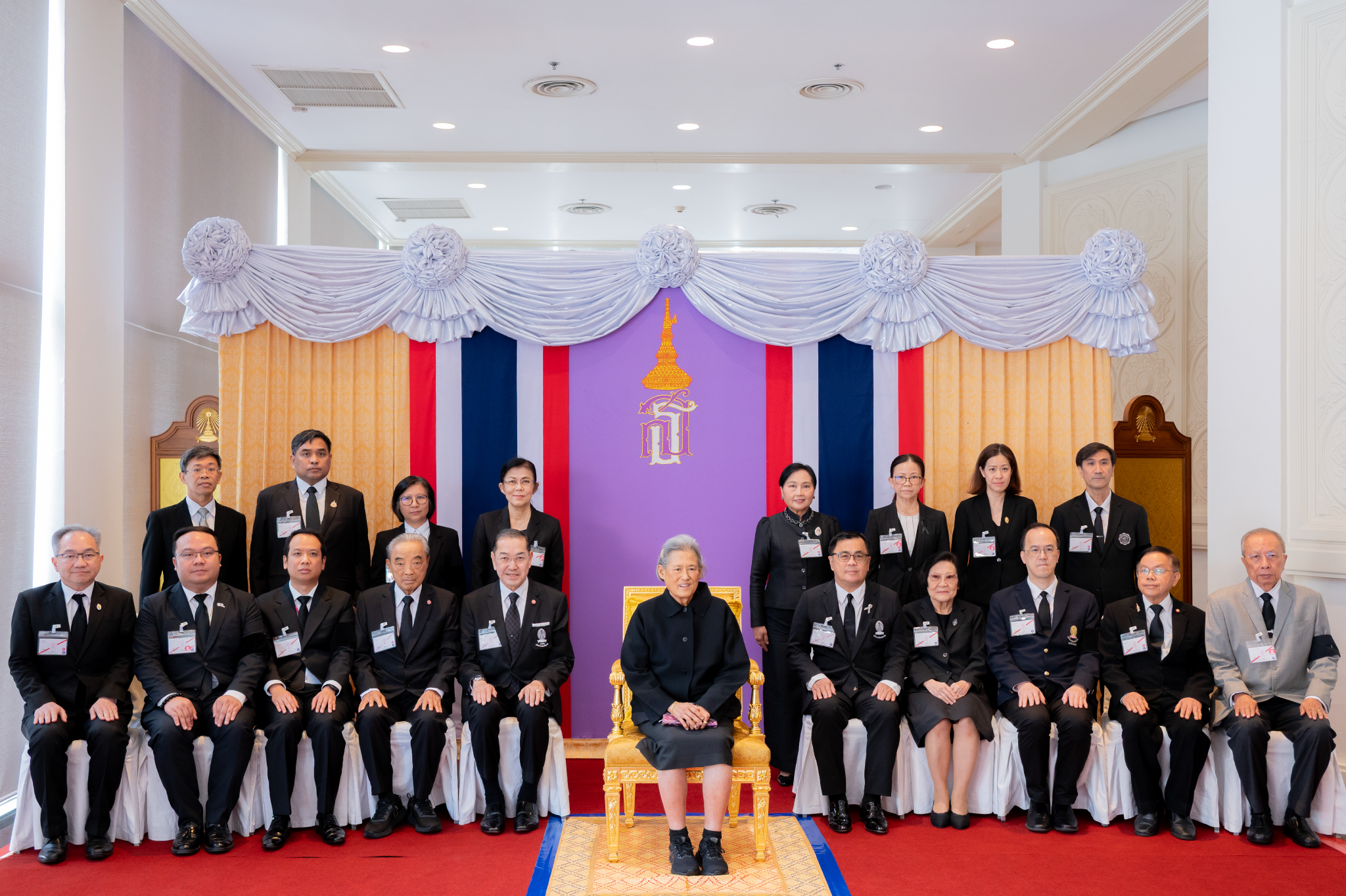 ภาพ สวทช. ร่วมเฝ้ารับเสด็จ สมเด็จพระกนิษฐาธิราชเจ้า กรมสมเด็จพระเทพรัตนราชสุดา ฯ สยามบรมราชกุมารี ในพิธีเปิดประชุมวิชาการระดับโลก CHEP 2026 พร้อมรับพระราชทานโล่ประกาศเกียรติคุณในฐานะหน่วยงานหนุนโครงสร้างพื้นฐานวิจัยระดับสูง