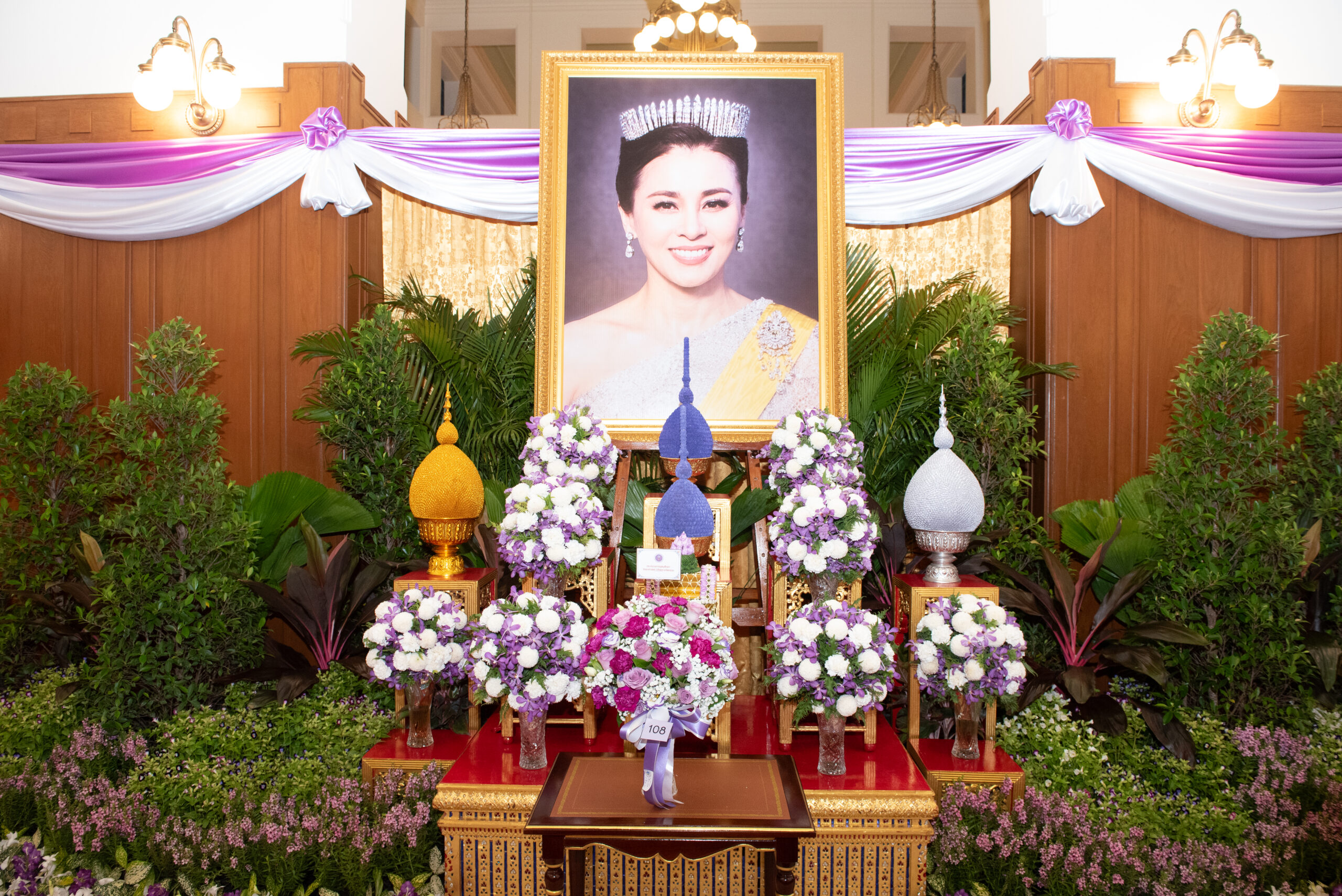 ภาพอว. ร่วมพิธีเจริญพระพุทธมนต์ ทำบุญตักบาตรถวายพระราชกุศล และลงนามถวายพระพรชัยมงคล
เนื่องในโอกาสมหามงคลเฉลิมพระชนมพรรษา 4 รอบ สมเด็จพระนางเจ้า ฯ พระบรมราชินี 3 มิถุนายน 2569