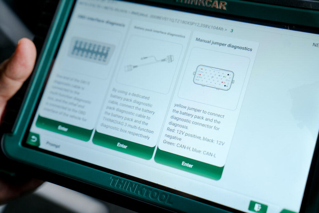 ภาพ: หน้าจอแสดงผลของเครื่องมือวินิจฉัย THINKTOOL ขณะเข้าสู่ฟังก์ชันการตรวจสอบระบบแบตเตอรี่และอินเทอร์เฟซของยานยนต์ไฟฟ้า