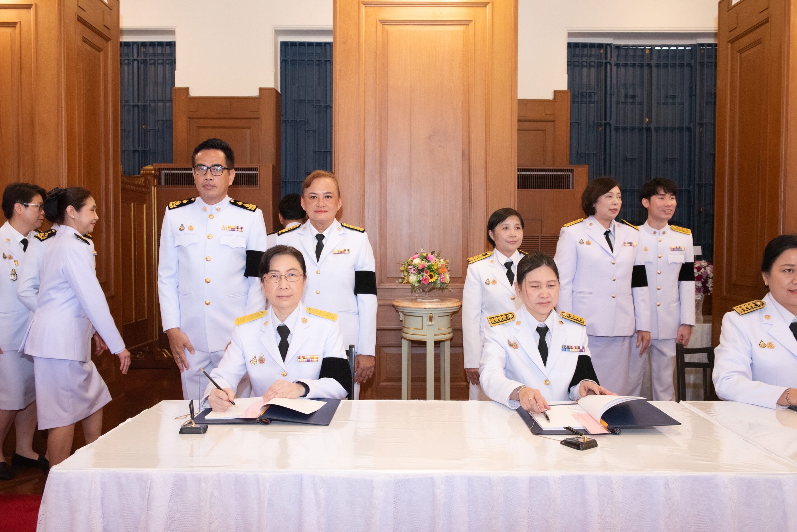 ภาพอว. ร่วมพิธีเจริญพระพุทธมนต์ ทำบุญตักบาตรถวายพระราชกุศล และลงนามถวายพระพรชัยมงคล
เนื่องในโอกาสมหามงคลเฉลิมพระชนมพรรษา 4 รอบ สมเด็จพระนางเจ้า ฯ พระบรมราชินี 3 มิถุนายน 2569