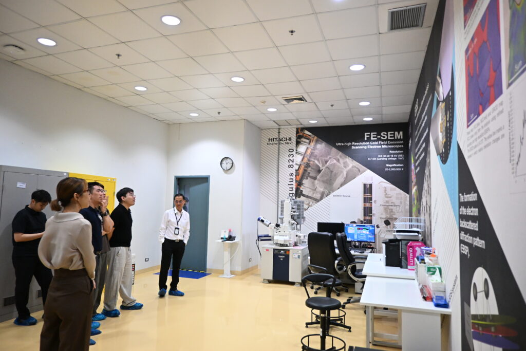 ภาพ บรรยากาศCATARC ได้เข้าเยี่ยมชม ศูนย์บริการวิเคราะห์ทดสอบ สวทช. (NCTC)
นักวิจัยสวทช. นำเสนอผลงานวิจัย เครื่องมือทดสอบ การบริการ