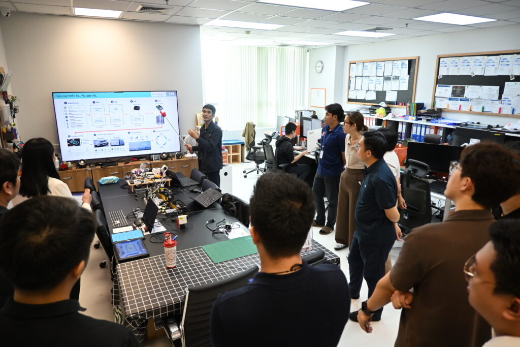 ภาพ บรรยากาศCATARC ได้เข้าเยี่ยมชม บริการงานวิศวกรรม สวทช. (NFED) นักวิจัยสวทช. นำเสนอผลงานวิจัย เครื่องมือทดสอบ