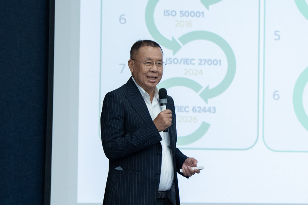 นายอดุลย์ เปรมประเสริฐ ประธานเจ้าหน้าที่บริหาร บริษัท ธนากรผลิตน้ำมันพืช จำกัด ถ่ายทอดประสบการณ์จริงจากการใช้ประโยชน์มาตรการ Industry 4.0