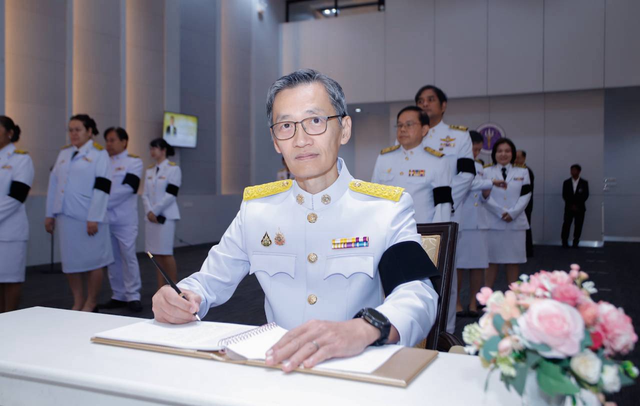 ภาพบรรยากาศสวทช. ร่วมพิธีถวายสัตย์ปฏิญาณและลงนามถวายพระพรชัยมงคล เนื่องในโอกาสวันเฉลิมพระชนมพรรษา พระบาทสมเด็จพระเจ้าอยู่หัว ๒๘ กรกฎาคม