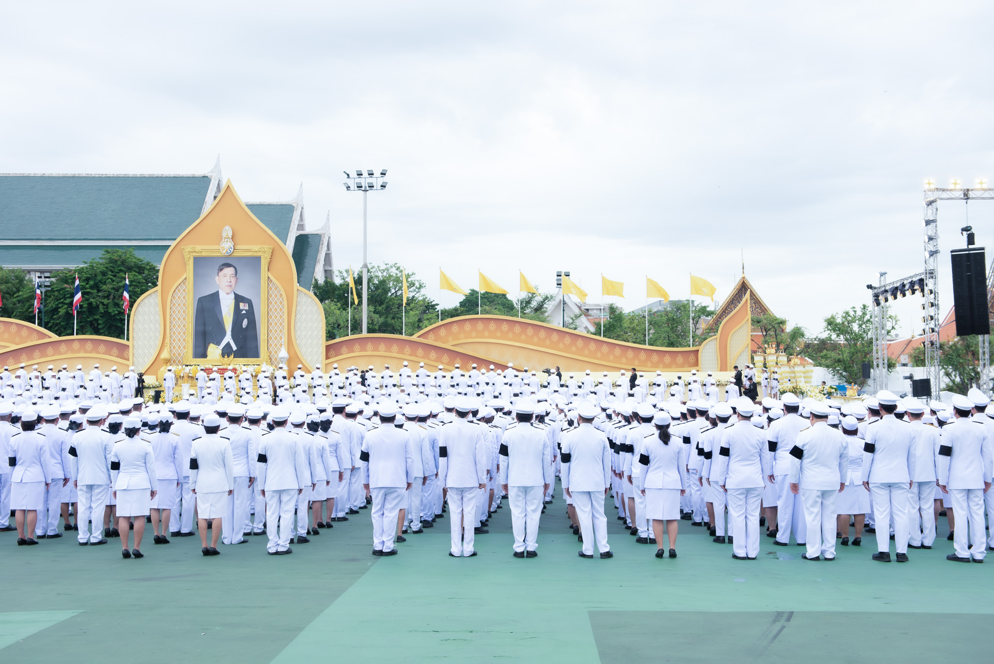 ภาพคณะผู้บริหารและบุคลากร ร่วมพิธีถวายสัตย์ปฏิญาณเพื่อเป็นข้าราชการที่ดีและพลังของแผ่นดิน ณ ท้องสนามหลวง
