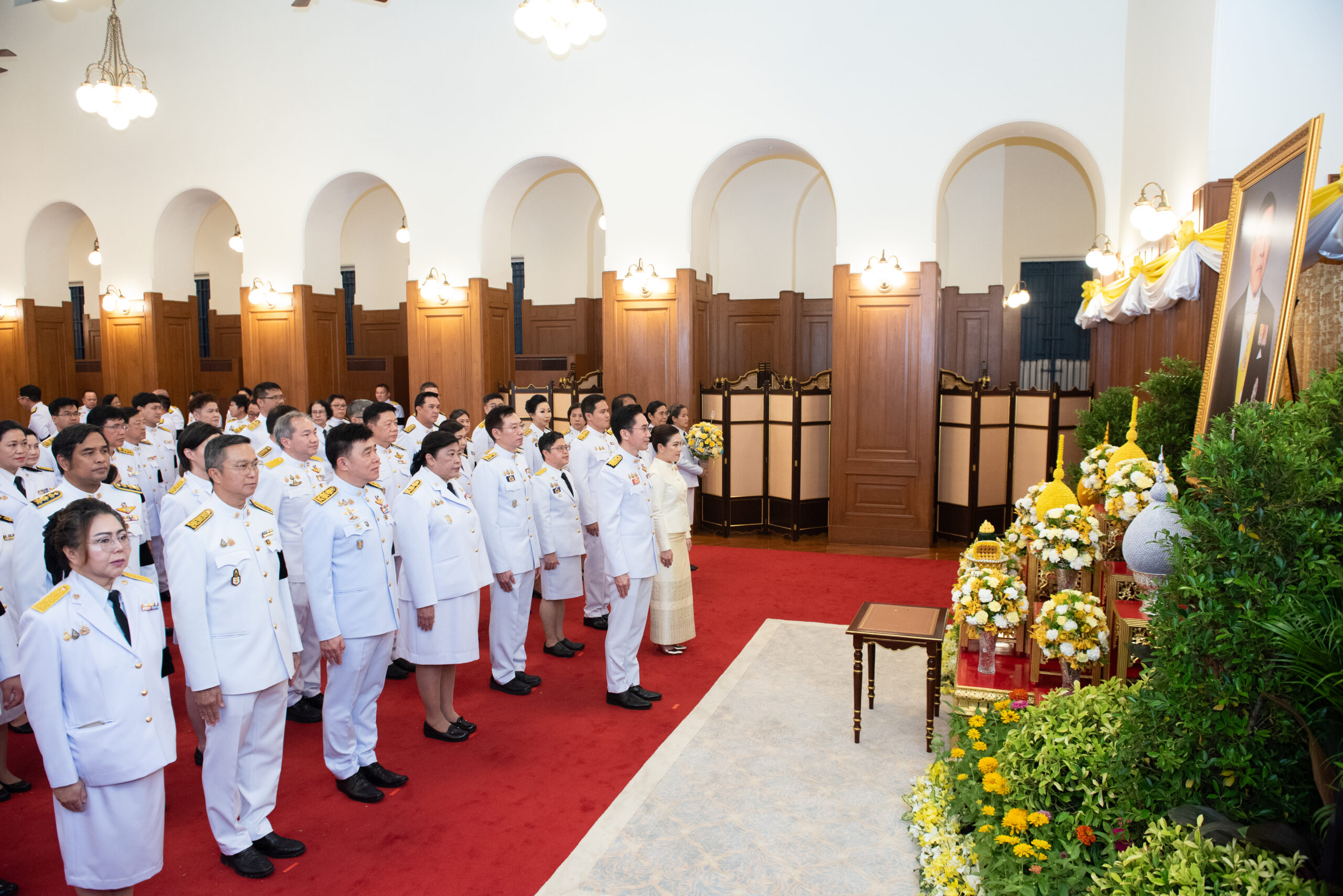 ภาพ ศาสตราจารย์ ดร.ยศชนัน วงศ์สวัสดิ์ รองนายกรัฐมนตรีและรัฐมนตรีว่าการกระทรวง อว. ได้นำคณะผู้บริหารระดับสูงและหน่วยงานในสังกัด ร่วมถวายพระพร ณ ศาลาสหทัยสมาคม พระบรมมหาราชวัง