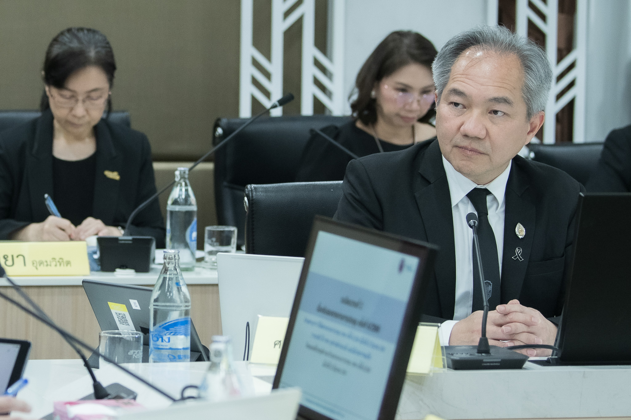 ภาพ ศาสตราจารย์ ดร.ชูกิจ ลิมปิจำนงค์ ผู้อำนวยการ สวทช. ในการการประชุม กวทช. ครั้งที่ 7/2569 พร้อมคณะกรรมการและผู้บริหาร สวทช.