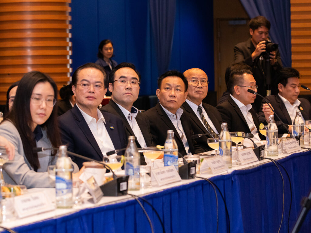 บรรยากาศมุมกว้างของการประชุมระหว่างคณะกรรมาธิการ อว. และผู้บริหาร สวทช.