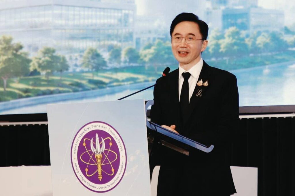 ศ. ดร.ยศชนัน วงศ์สวัสดิ์ รมว.กระทรวง อว. กล่าวเปิดงานและเป็นประธานพิธีลงนามบันทึกความเข้าใจ HOTNET