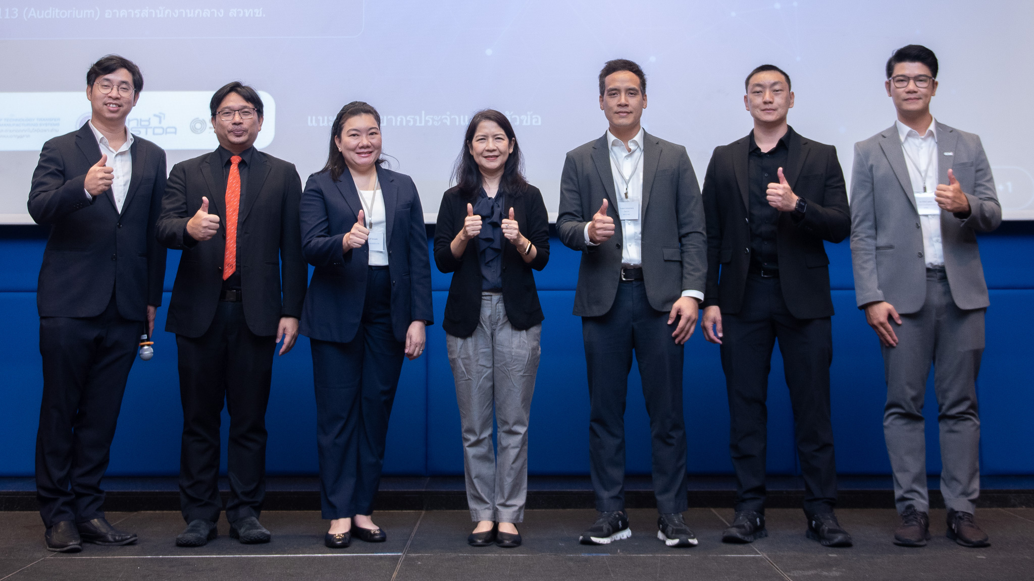 ภาพหมู่สวทช. จัด Workshop “DX Strategy” วางกลยุทธ์พลิกโฉมโรงงาน ลดต้นทุน เพิ่มกำไร ติดปีกศักยภาพธุรกิจไทยให้ไร้ขีดจำกัด