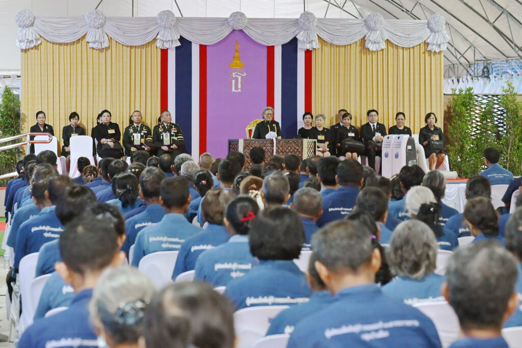 บรรยากาศโครงการผลิตพันธุ์ข้าวหอมมะลิ 105 พระราชทาน ณ ศูนย์พัฒนาพันธุ์พืชจักรพันธ์เพ็ญศิร