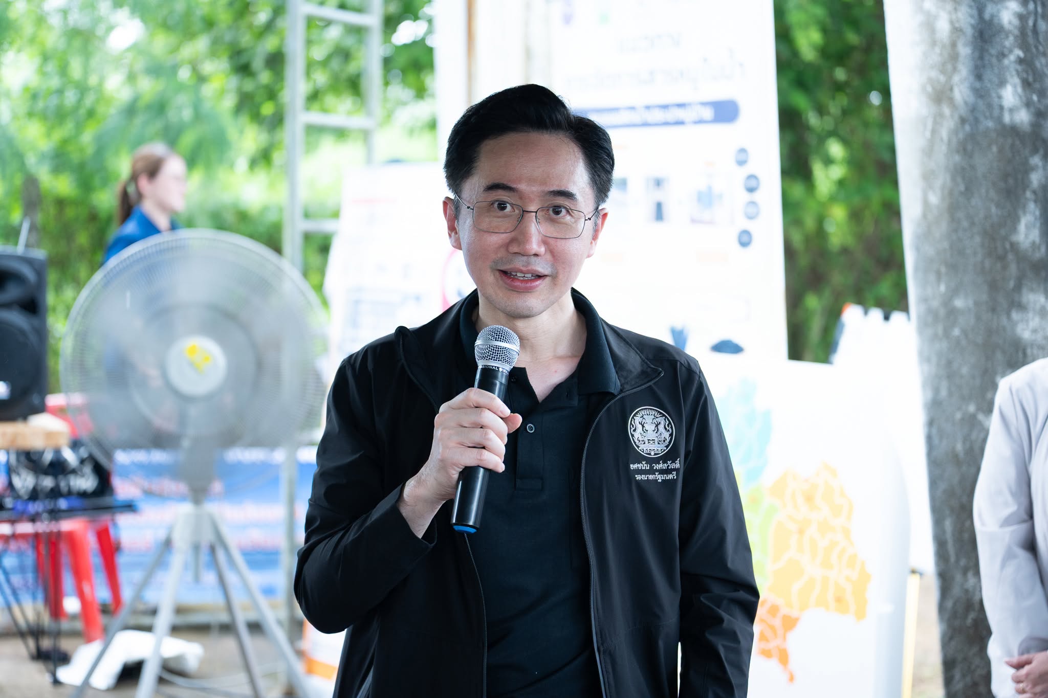 ภาพศาสตราจารย์ ดร.ยศชนัน วงศ์สวัสดิ์ รองนายกรัฐมนตรี และรัฐมนตรีว่าการกระทรวงการอุดมศึกษา วิทยาศาสตร์ วิจัยและนวัตกรรม (อว.)