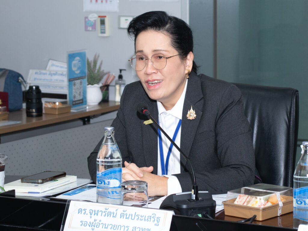 ดร.จุฬารัตน์ ตันประเสริฐ บรรยายภาพรวมบทบาทของ สวทช. ต้อนรับคณะกรรมาธิการการทหารฯ วุฒิสภา
