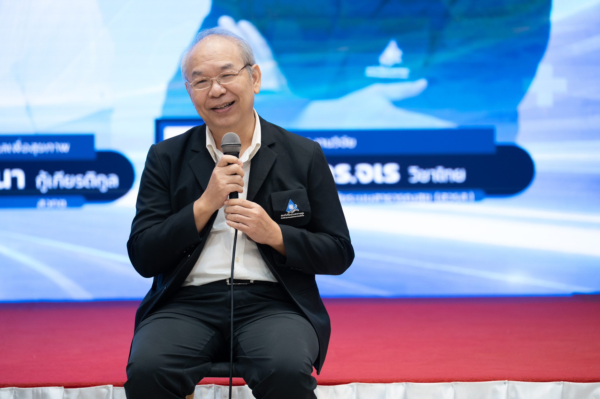 ภาพ ทพ.จเร วิชาไทย ผู้จัดการงานวิจัย สวรส.