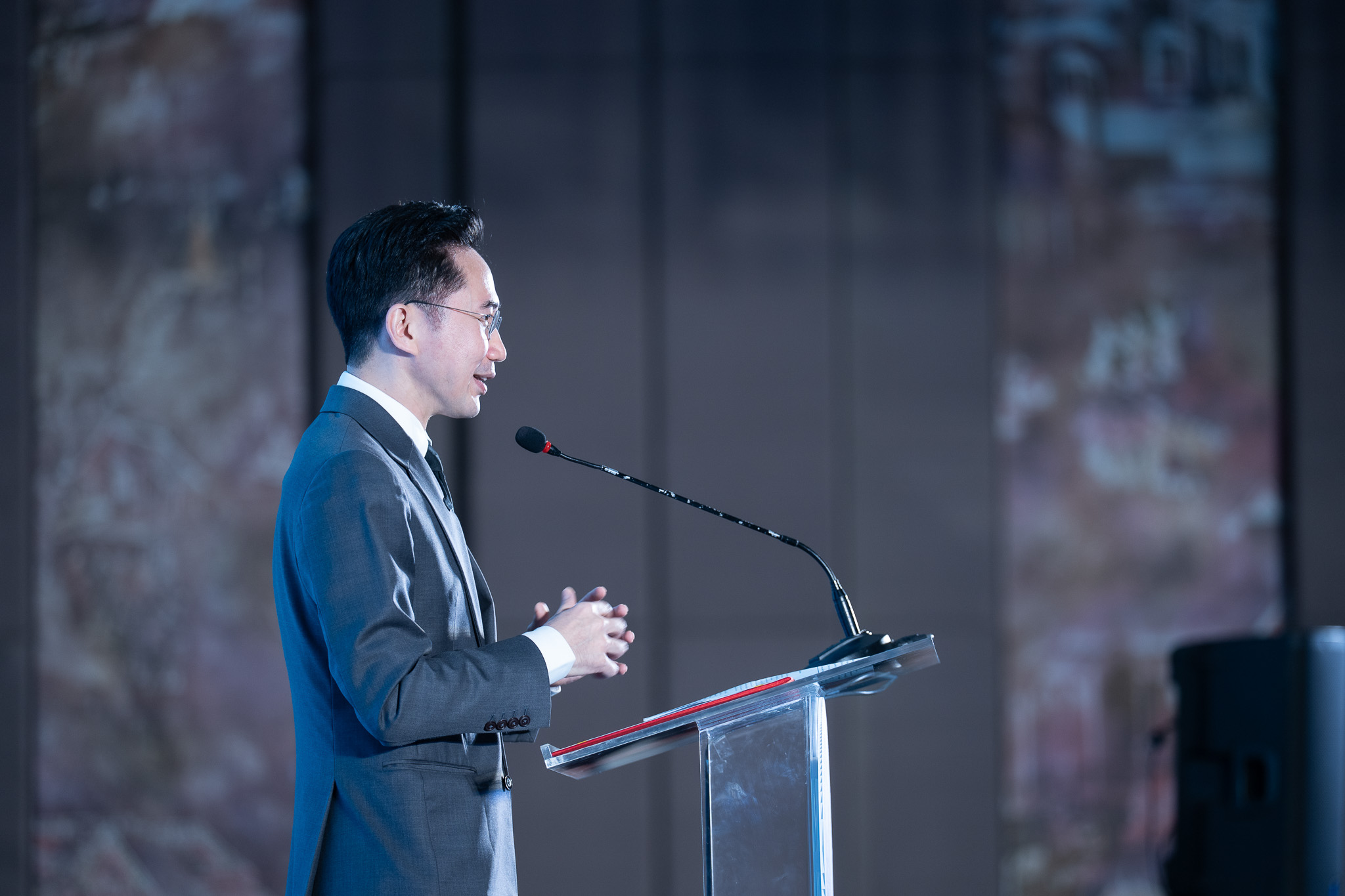 ภาพ ศาสตราจารย์ ดร. ยศชนัน วงศ์สวัสดิ์ กล่าวเปิดงาน Kick-off ความร่วมมือพัฒนากำลังคนรองรับอุตสาหกรรมเซมิคอนดักเตอร์