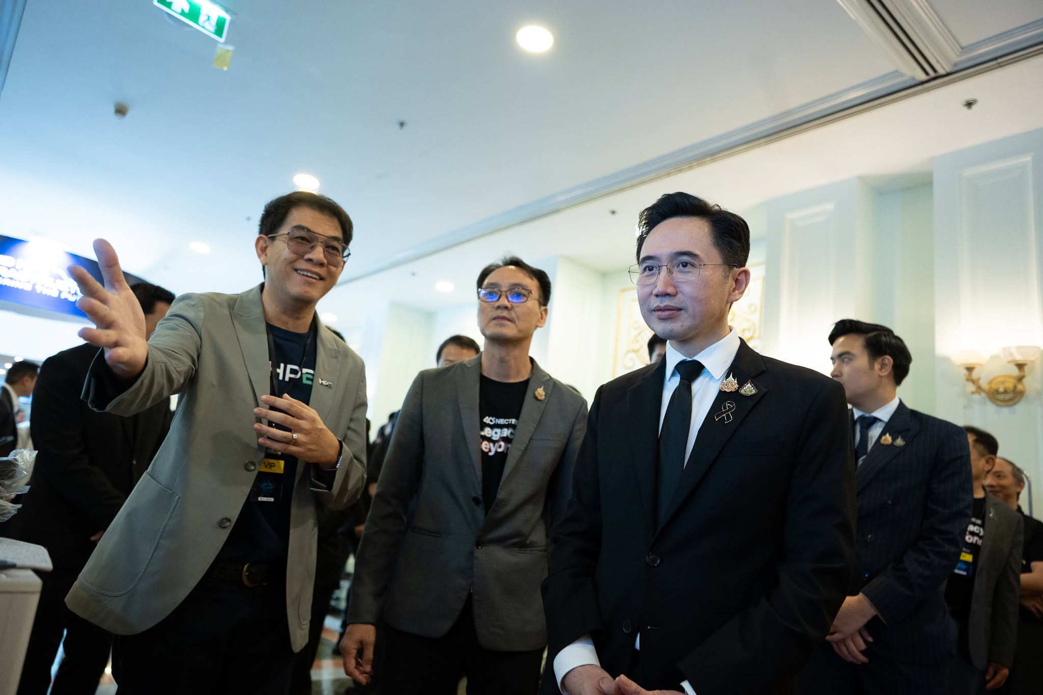 ภาพบรรยากาศการเยี่ยมชมบูธของทั้ง 2 กระทรวง