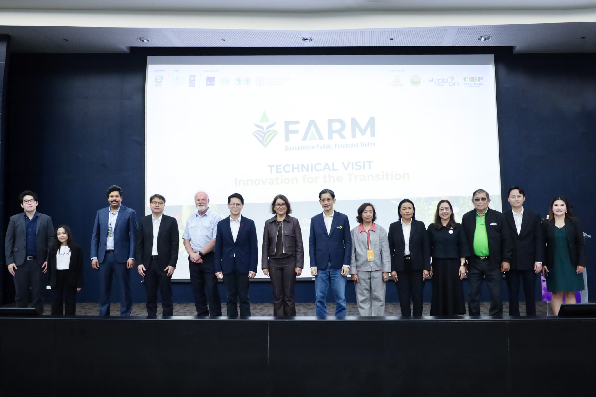 ภาพภาพผู้บริหารไบโอเทค สวทช. และผู้แทน UNEP ร่วมเปิดงานประชุมระดับสากลด้านเกษตรยั่งยืน