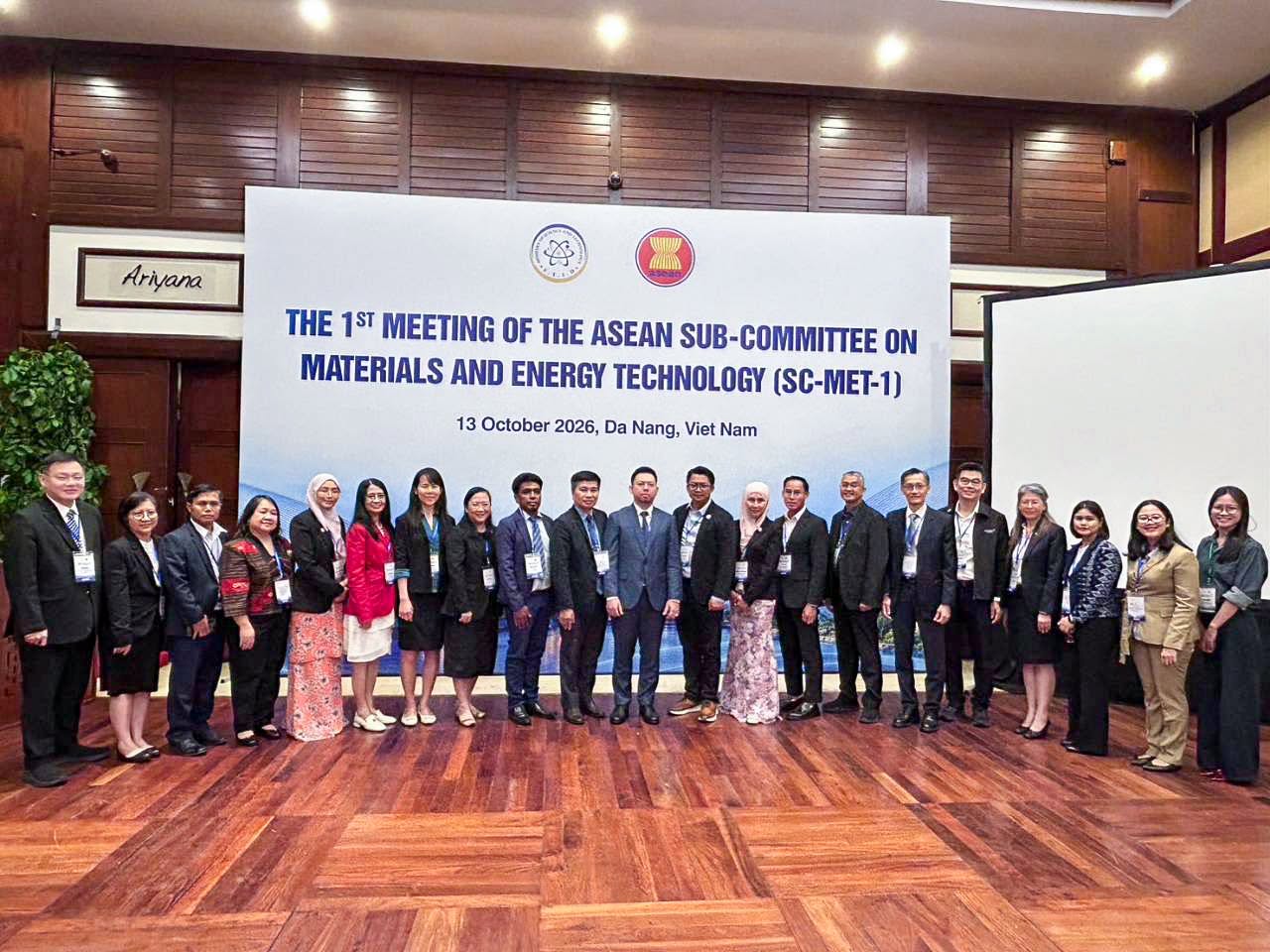 ภาพหมู่ผู้บริหารในงานสวทช. ร่วมประชุม ASEAN COSTI-90 และคณะอนุกรรมการฯ ครั้งที่ 1 มุ่งขับเคลื่อนความร่วมมือวิจัยและนวัตกรรมภูมิภาค ภายใต้แผน APASTI 2026–2035